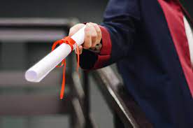 Saiba Mais Sobre a Venda de Diploma